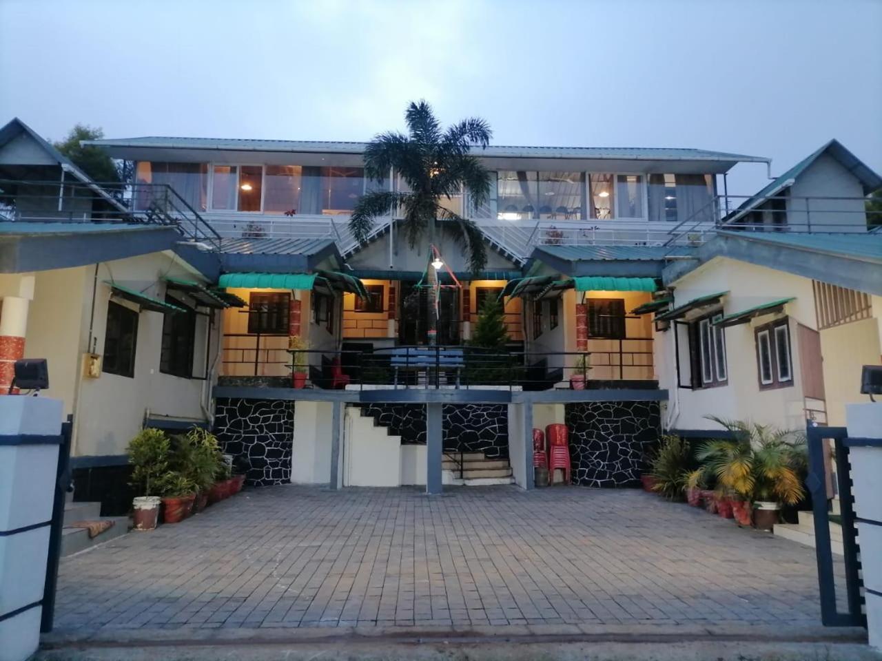 Vagamon Lake Palace Hostel Exterior photo